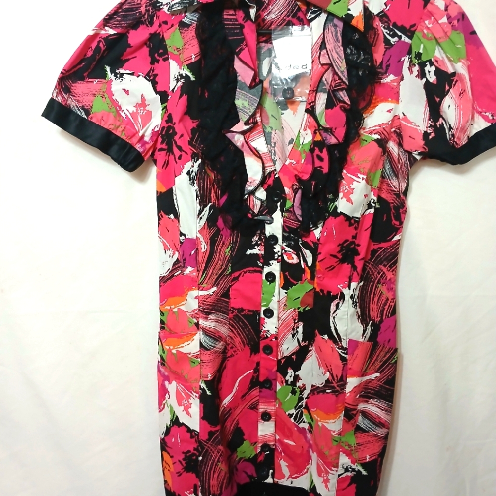 NWT BEBE RUFFLE FLORAL DRESS